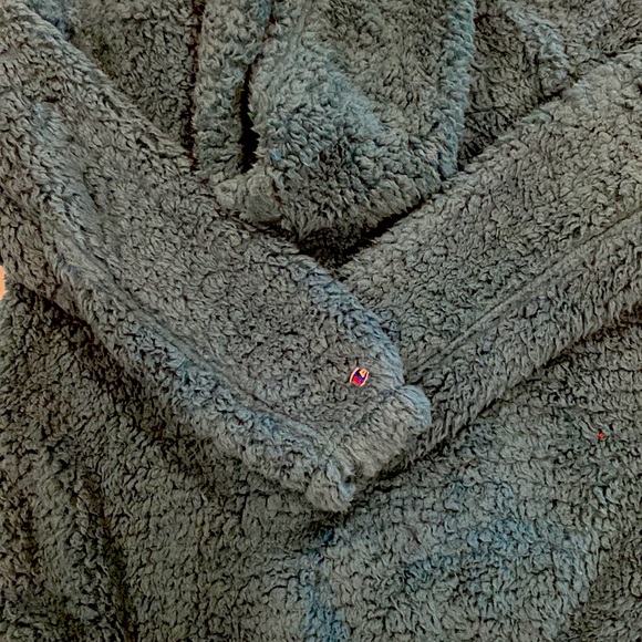 Super Fluffy Champion Pullover with Front Pocket - Picture 4 of 4